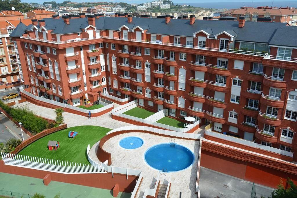 Apto Urbanización Piscina Céntrico Garaje Incluido Castro Urdiales Esterno foto