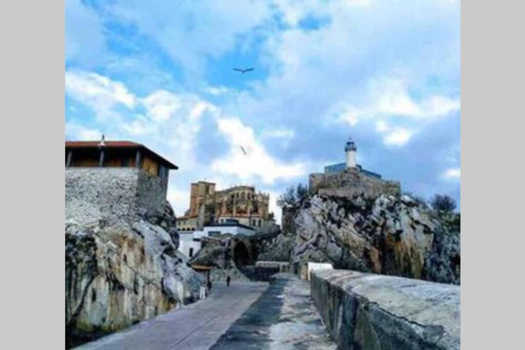Apto Urbanización Piscina Céntrico Garaje Incluido Castro Urdiales Esterno foto