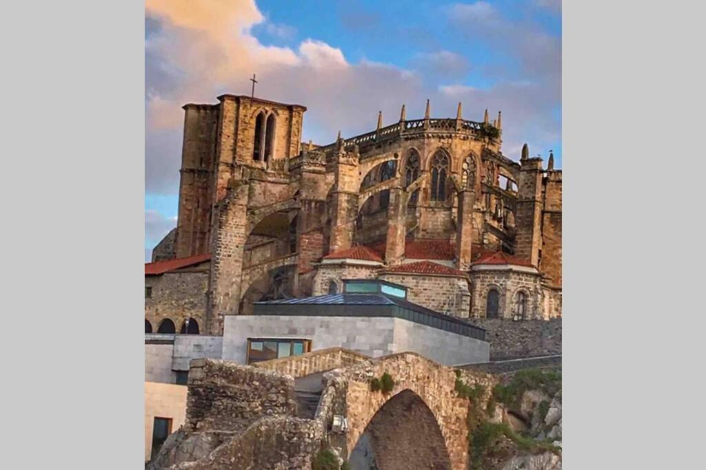 Apto Urbanización Piscina Céntrico Garaje Incluido Castro Urdiales Esterno foto