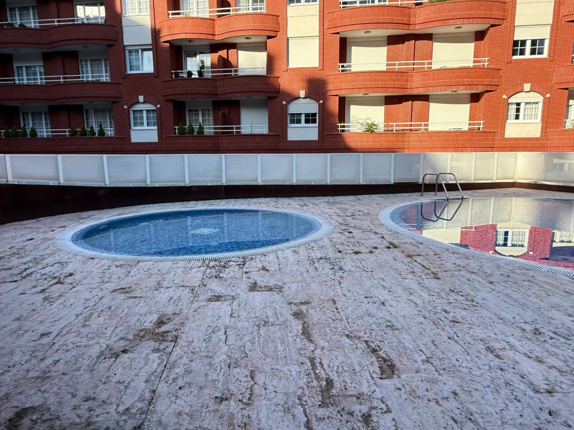Apto Urbanización Piscina Céntrico Garaje Incluido Castro Urdiales Esterno foto